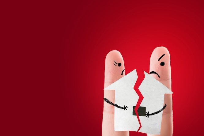 摄图网_500914868_夫妻分割房屋 （企业商用）.jpg