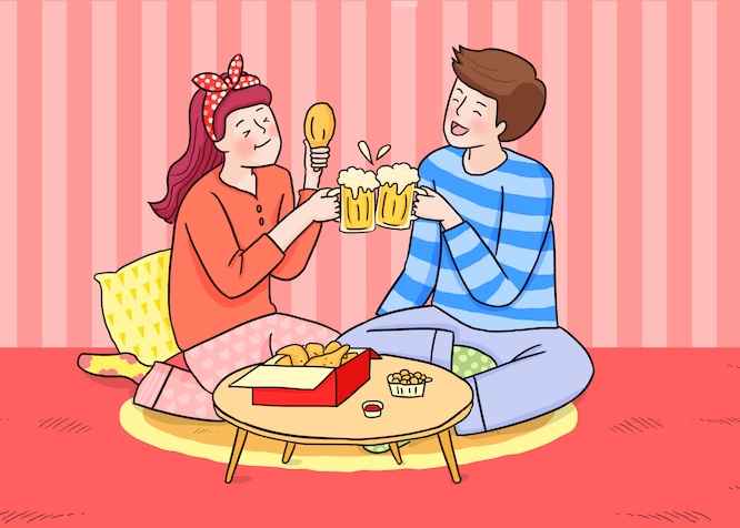 摄图网_400099763_情侣在家吃炸鸡啤酒（企业商用）.jpg