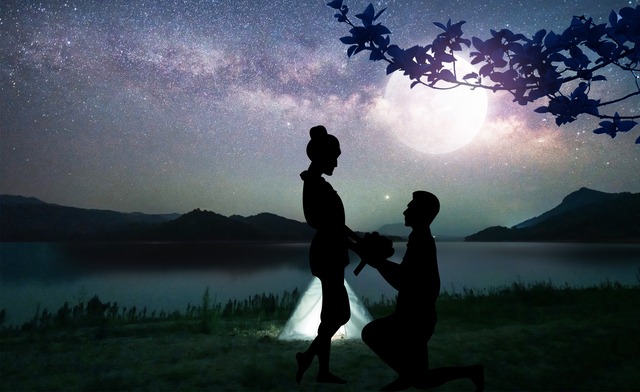 摄图网_500803515_星空下的情人（企业商用）.jpg